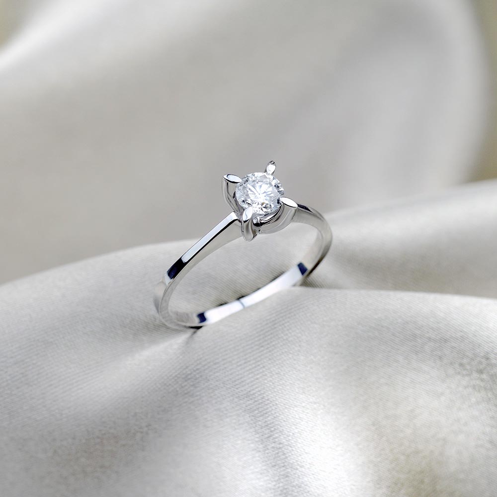 Tektaş Yüzükler 0.40 Karat F SI HRD Sertifikalı Tektaş Yüzük (14 ayar 2Gr altin)